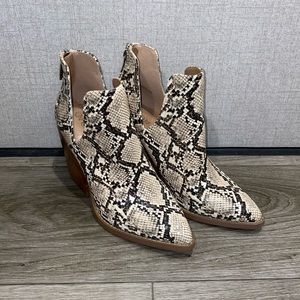 Abound snake skin bootie size 9